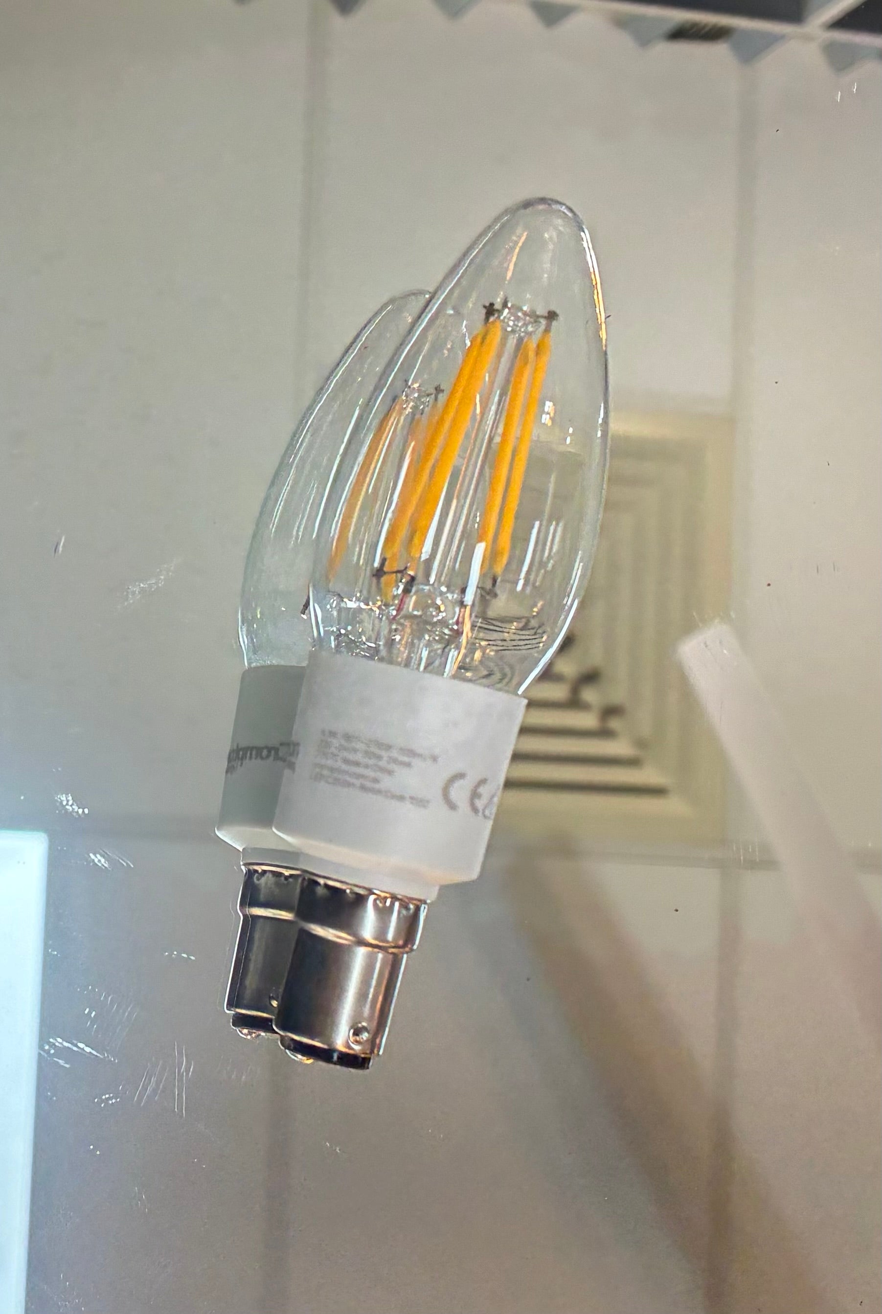 4.5WATT LED CLEAR CANDLE DIMMABLE WW SBC