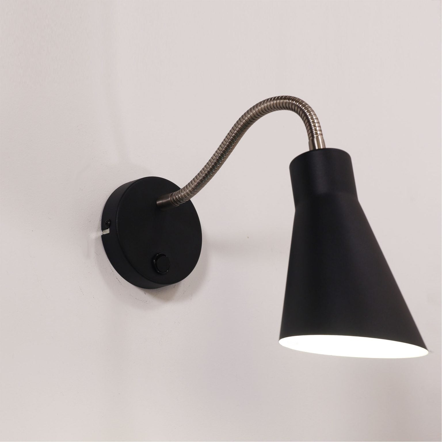 THOR | Black Wall Light